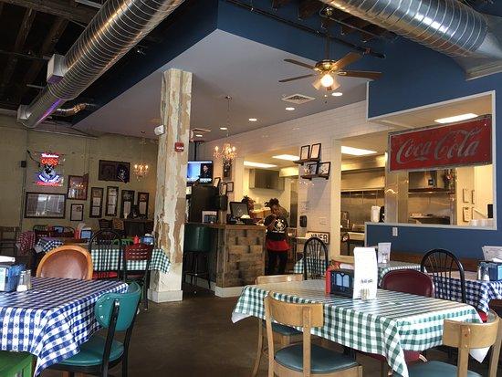 Gus's World Famous Fried Chicken