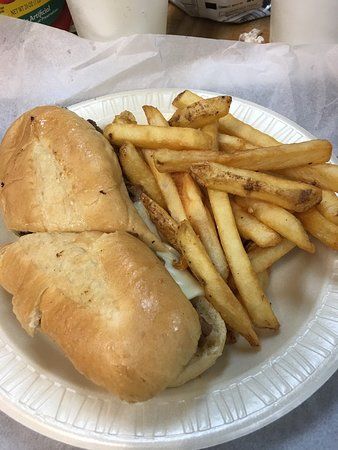 Marilyn's Deli & Dogs