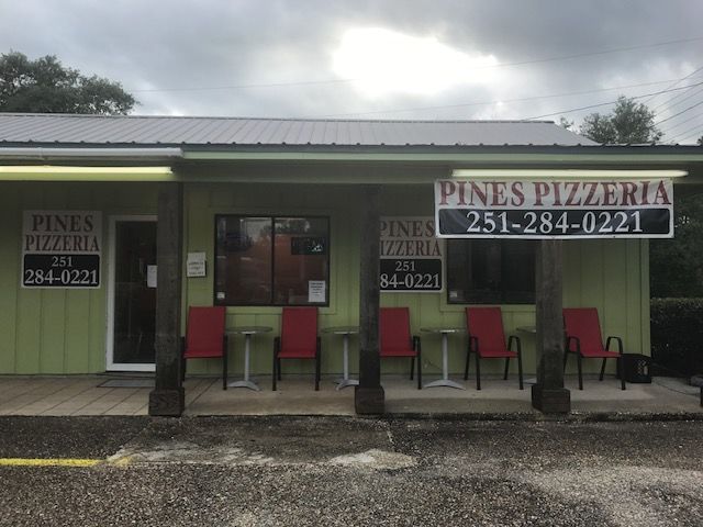 Pines Pizzeria